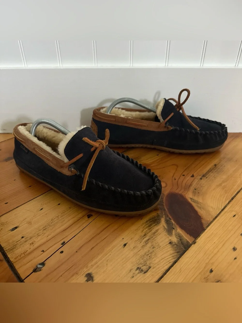 Men's 9 L.L.BEAN Wicked Good Navy Blue Premium Sheepskin Shearling Slipper